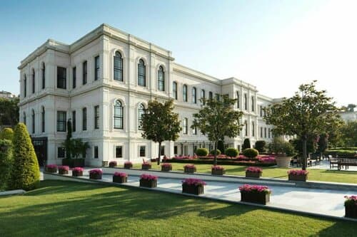 Внешний вид отеля Four Seasons Istanbul at the Bosphorus