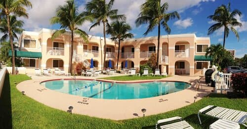 Внешний вид отеля Coral Key Inn