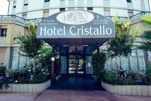 Внешний вид отеля Hotel Cristallo