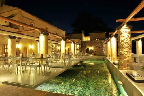 Внешний вид отеля Kinsterna Hotel