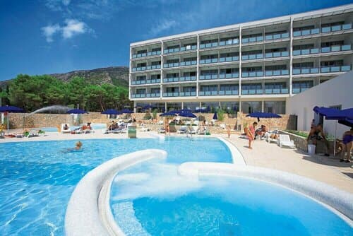 Внешний вид отеля Bluesun Hotel Elaphusa
