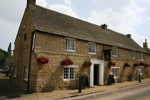 Внешний вид отеля Queens Head Inn