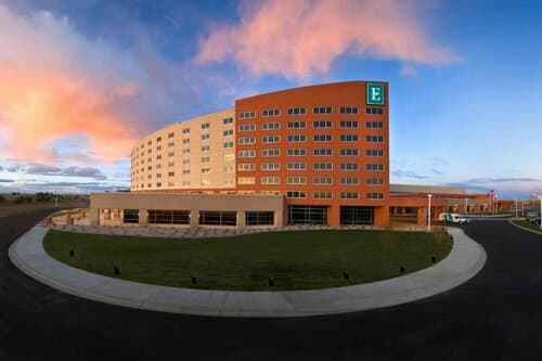 Внешний вид отеля Embassy Suites by Hilton Loveland Conference Center & SPA