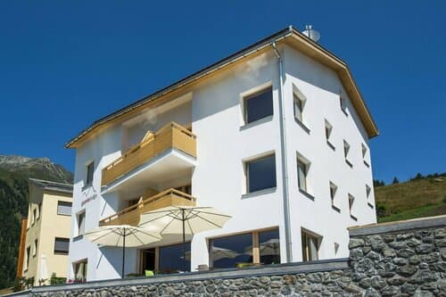 Внешний вид отеля Guarda Lodge