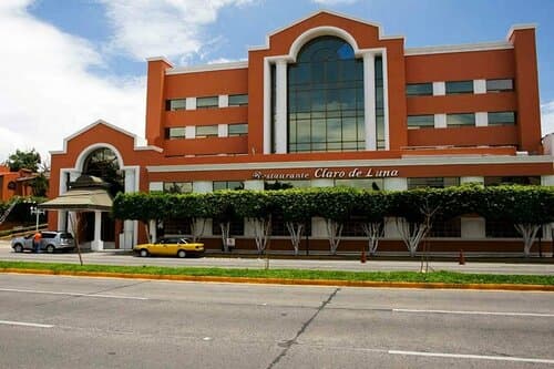 Внешний вид отеля Country Plaza