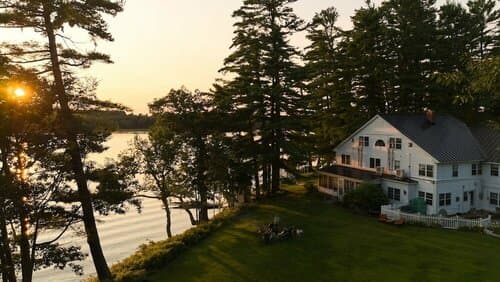 Внешний вид отеля Wolf Cove Inn