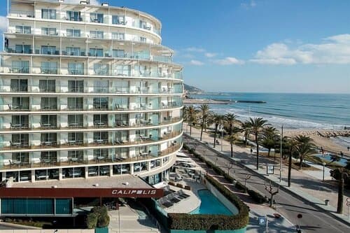 Внешний вид отеля Calipolis Sitges