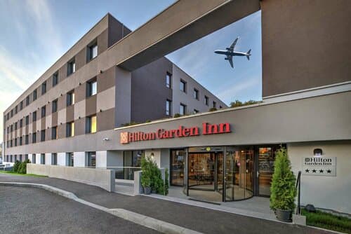 Внешний вид отеля Hilton Garden Inn Bucharest Airport
