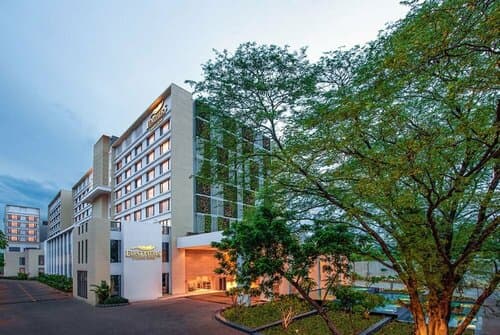 Внешний вид отеля Feathers - A Radha Hotel