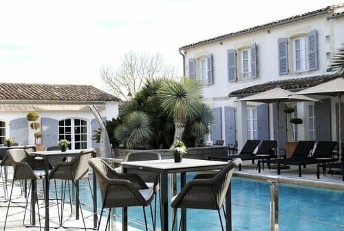 Внешний вид отеля Le Clos Saint-Martin Hôtel & SPA