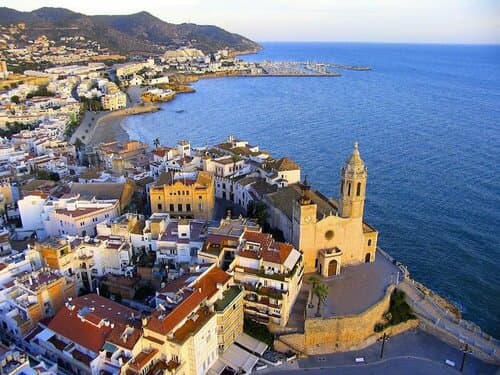 Внешний вид отеля Alenti Sitges Hotel & Restaurant