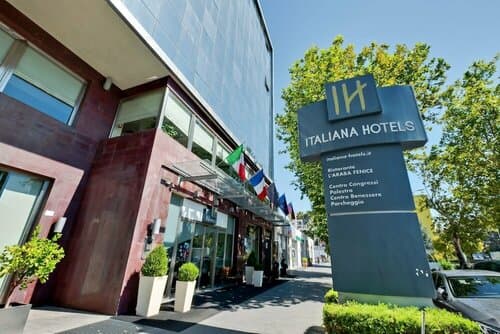 Внешний вид отеля Italiana Hotels Cosenza