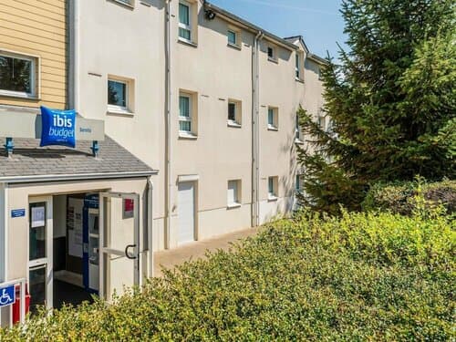 Внешний вид отеля Ibis budget Senlis
