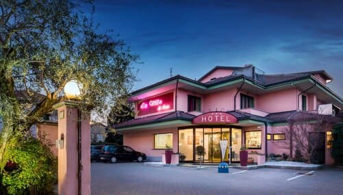 Внешний вид отеля La Villa, Sure Hotel Collection by Best Western