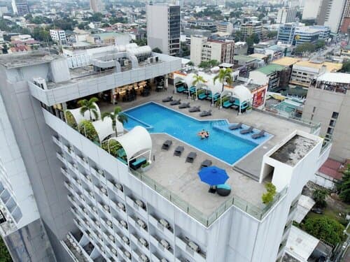 Внешний вид отеля Luxent Hotel