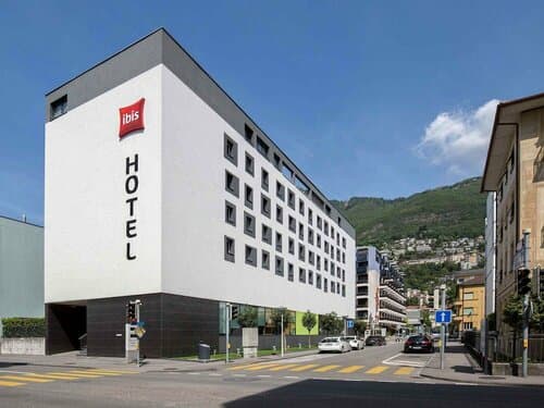Внешний вид отеля Ibis Locarno
