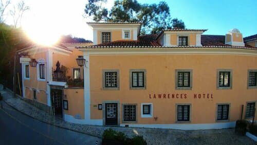 Внешний вид отеля Lawrence's Hotel