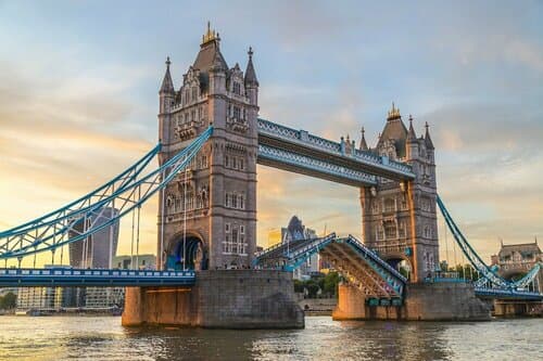 Внешний вид отеля Pan Pacific London