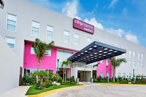 Внешний вид отеля City Express Manzanillo