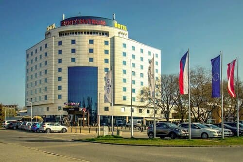 Внешний вид отеля Cosmopolitan Bobycentrum