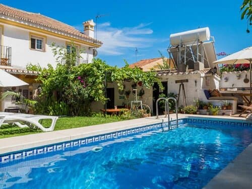 Внешний вид отеля At Home in Malaga Stay
