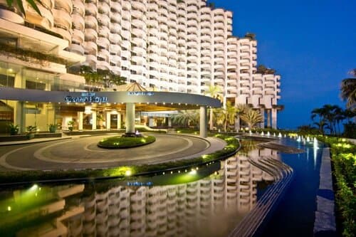 Внешний вид отеля Royal Cliff Grand Hotel