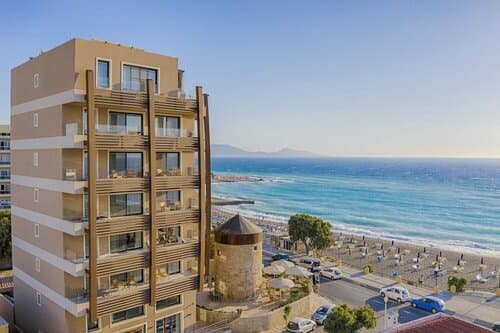Внешний вид отеля Bellevue On The Beach Suites