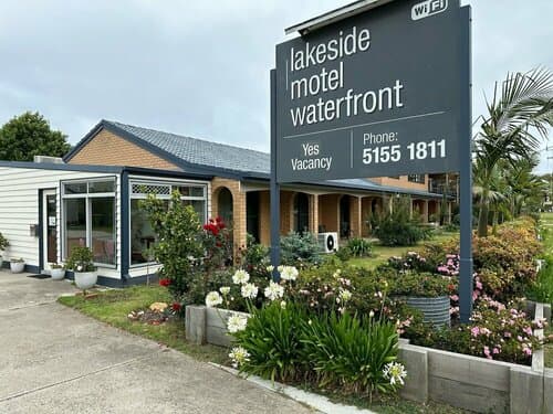 Внешний вид отеля Lakeside Motel Waterfront
