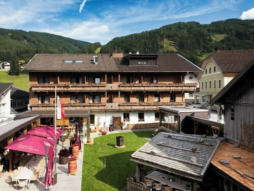 Внешний вид отеля Hotel Alpenstolz