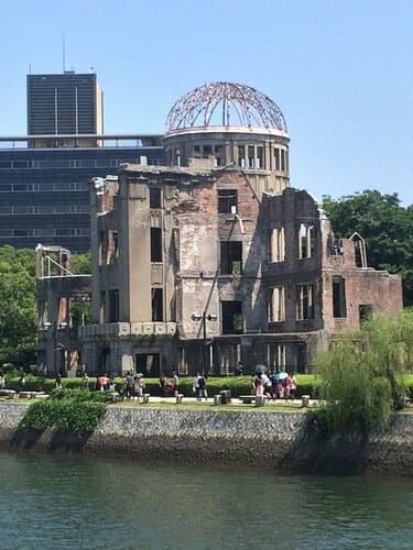 Внешний вид отеля J-Hoppers Hiroshima Guesthouse