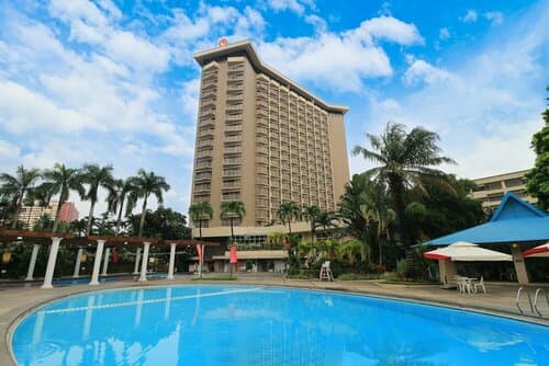 Внешний вид отеля Century Park Hotel